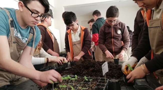 Tarım Lisesi Öğrencileri Üretim Atölyesinde