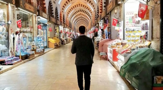 Yılmaz, Eminönü'ndeki Kapalı Çarşı'yı Gezdi