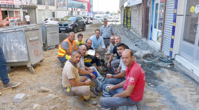 Başkan Yılmaz Emekçiler İle Çay Molası Verdi