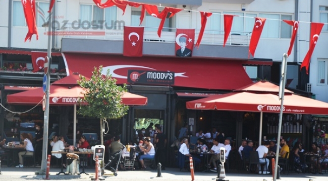 Moody's Cafe&Restaurant, ay yıldıza büründü