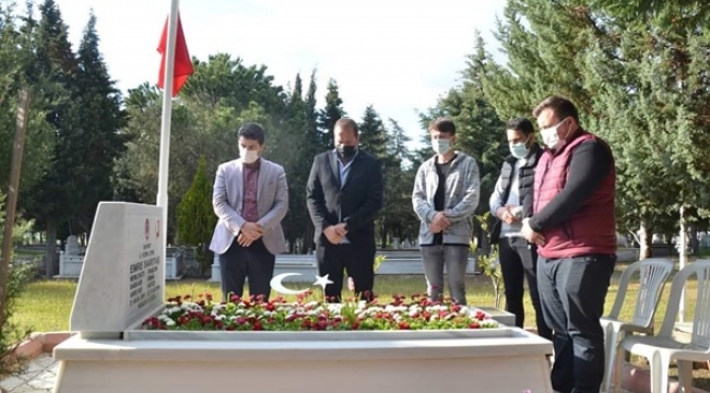 Silivri'deki AK Gençlerden şehitlerimizin kabirlerine ziyaret