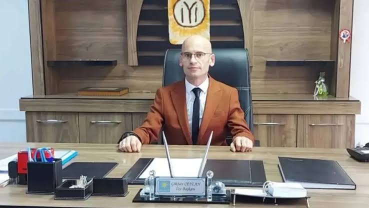 İYİ Parti Silivri İlçe Başkanı Gökhan Ceylan ve Yönetim Kurulu Üyeleri Görevlerinden İstifa Etti