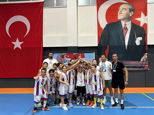 Silivri Belediyesi'nin 30 Ağustos Zafer Kupası Basketbol Turnuvası Tamamlandı