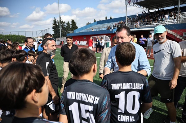 Başkan Balcıoğlu'nun Santra Vuruşuyla 30 Ağustos Zafer Kupası Futbol Turnuvası Başladı