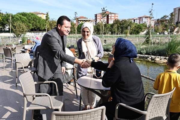 Silivri Belediye Başkanı Bora Balcıoğlu Gölet Kafe'de Vatandaşlarla Bir Araya Geldi