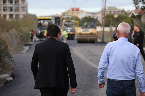 Başkan Balcıoğlu, Selimpaşa'daki Asfalt Çalışmalarını Yerinde İnceledi