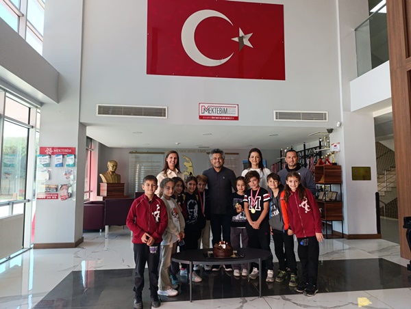 Mektebim'li Sporcular Cumhuriyet İçin Koştu