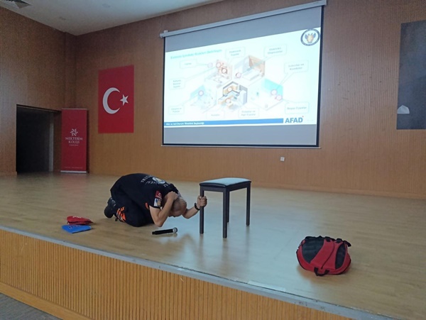 Silivri Arama Kurtarma Ekipleri, Okullarda Eğitim Vermeye Devam Ediyor