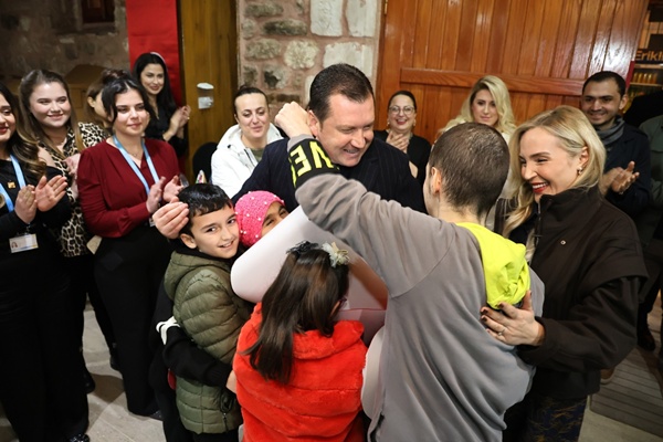 Başkan Balcıoğlu, Özel Bireylerle Yılbaşı Coşkusunu Paylaştı