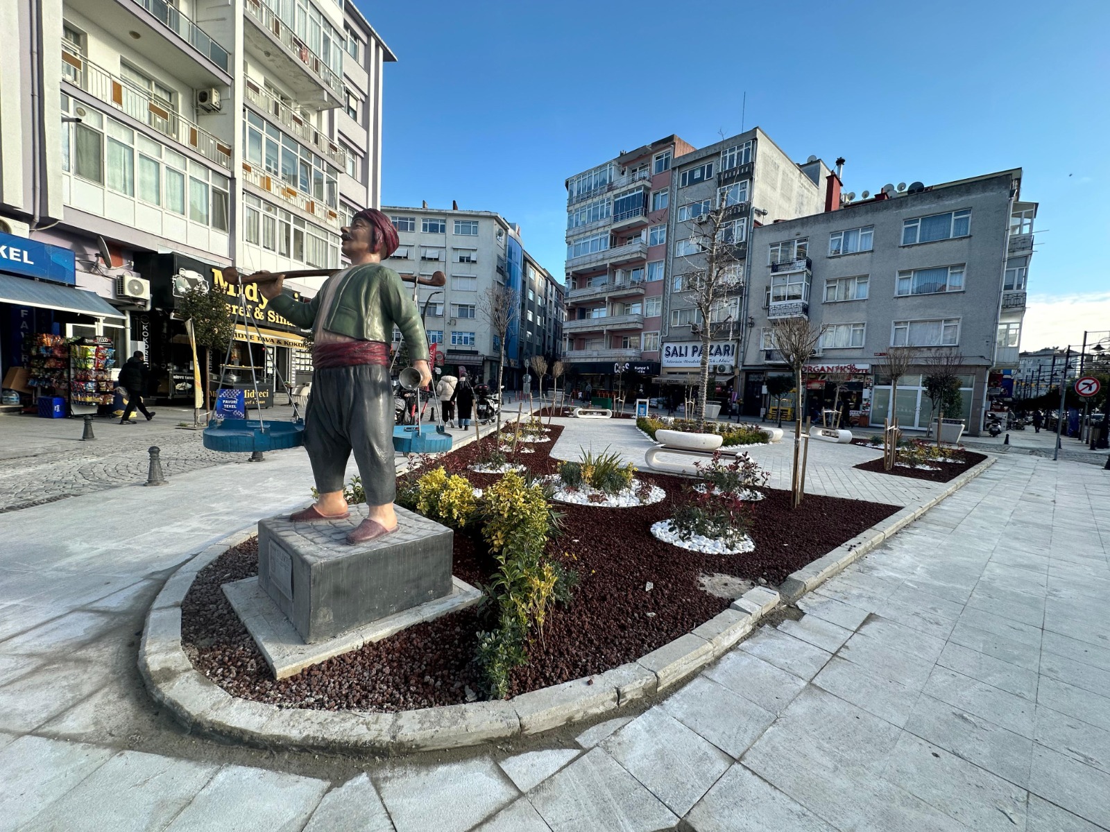 Yoğurtçu Heykeli Meydanı'ndaki Çalışmalar Tamamlandı