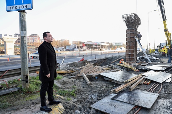 Başkan Balcıoğlu, Eski Sanayi Bölgesi'ndeki Asansörlü Üst Geçit Çalışmasını İnceledi