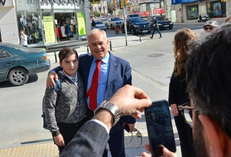 Değirmenci'ye Silivri sokaklarında sevgi gösterisi