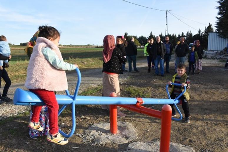  6027. Sokak'a Çocuklar İçin Oyun Parkı Kuruldu