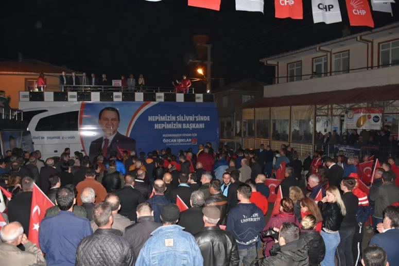 Kadıköy'de Işıklar'a sevgi seli